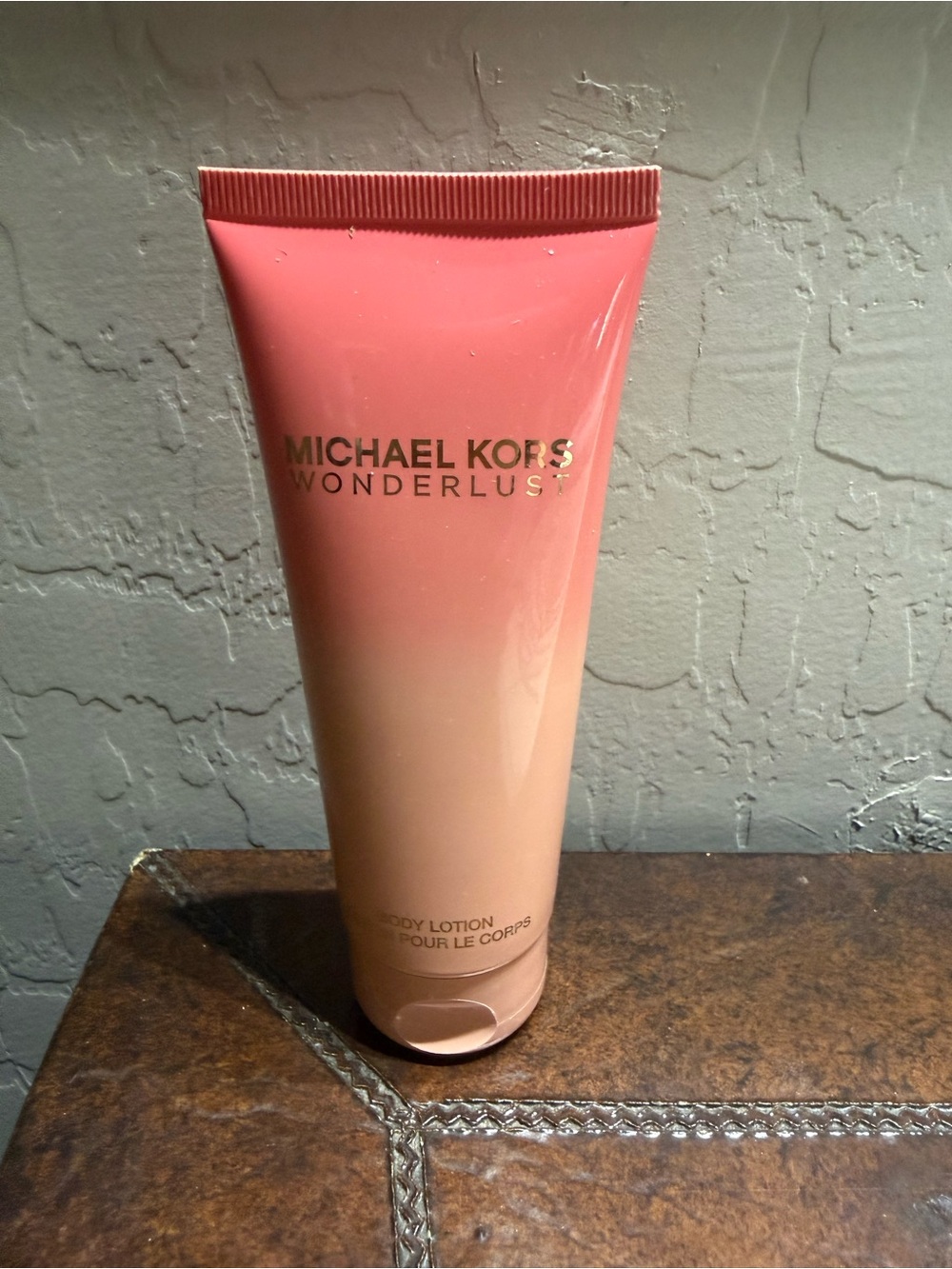 Michael Kors Wonderlust Peach-Pink Ombre Body Lotion